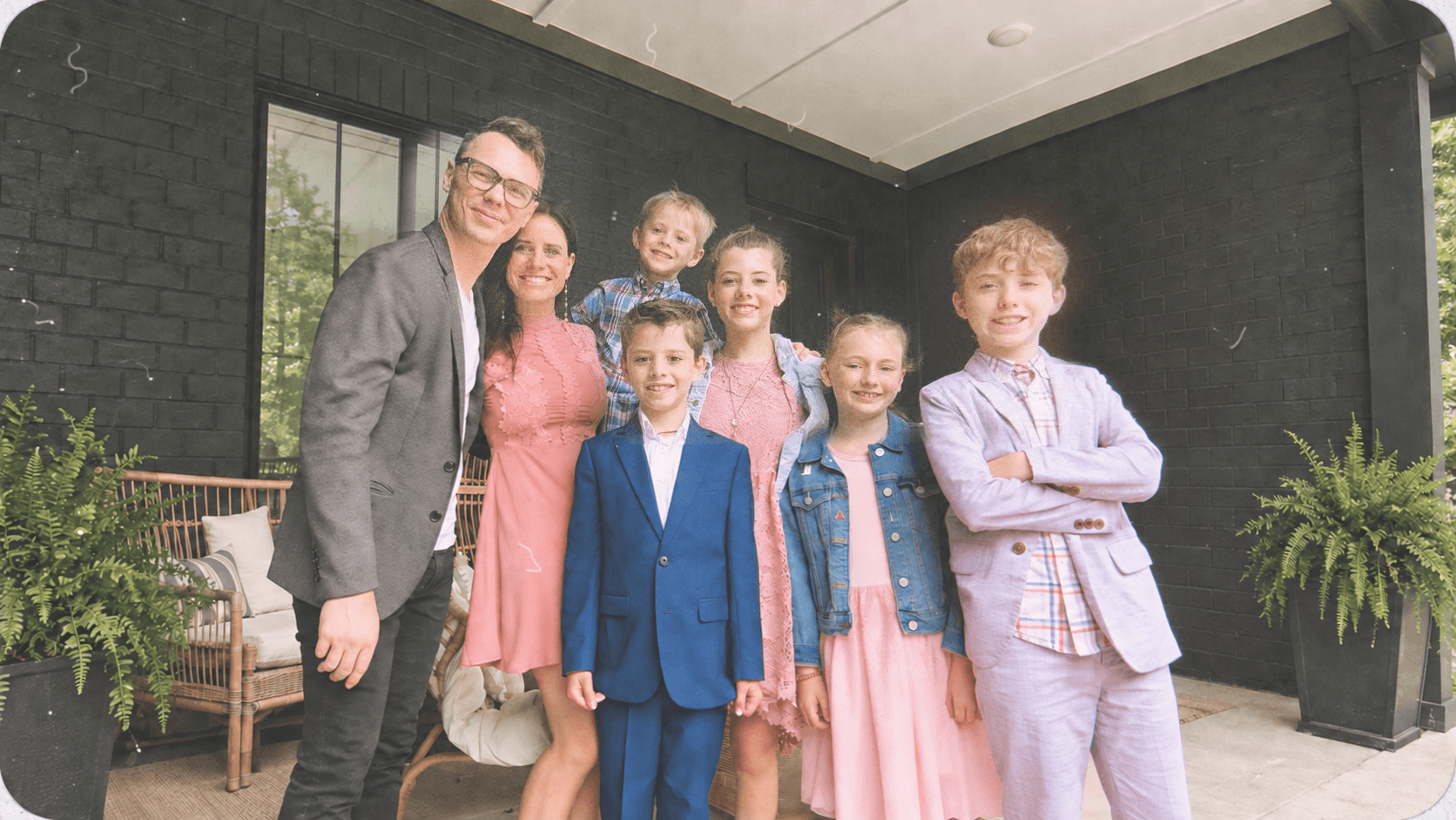 Robbie Poe, Amanda, and their five children